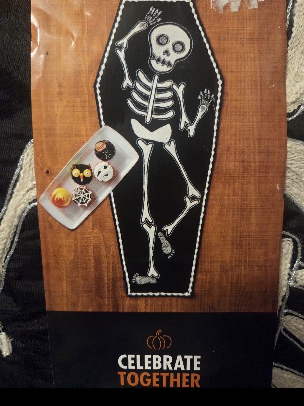Table decor Halloween beaded skull in coffin table runner party decorations new - Picture 2 of 12